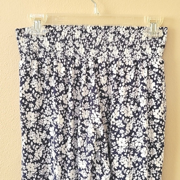 Olivaceous Womens Navy Floral Printed Flare Pants - Size Medium - Picture 6 of 8